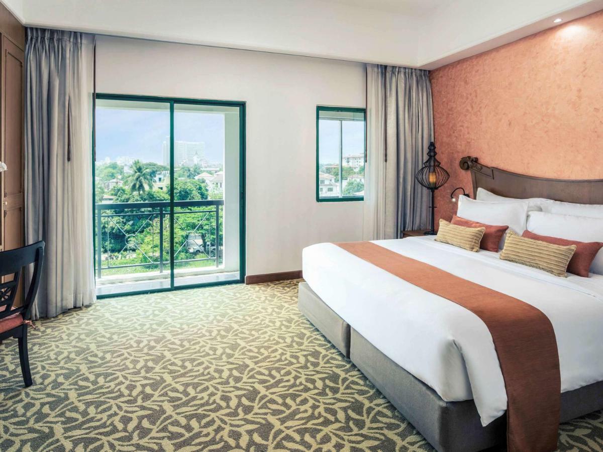 Mercure Yangon Kaba Aye Kültér fotó