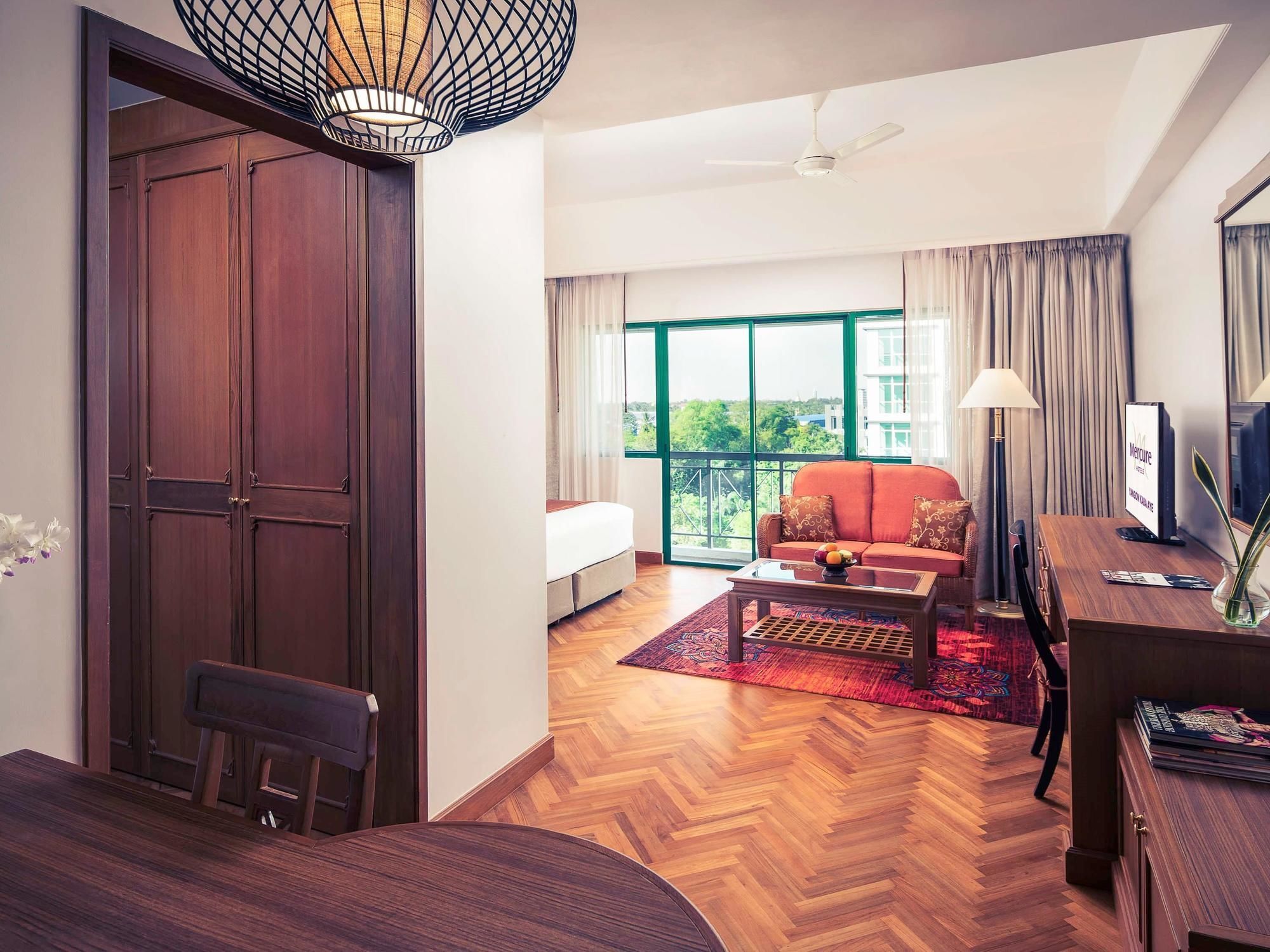 Mercure Yangon Kaba Aye Kültér fotó