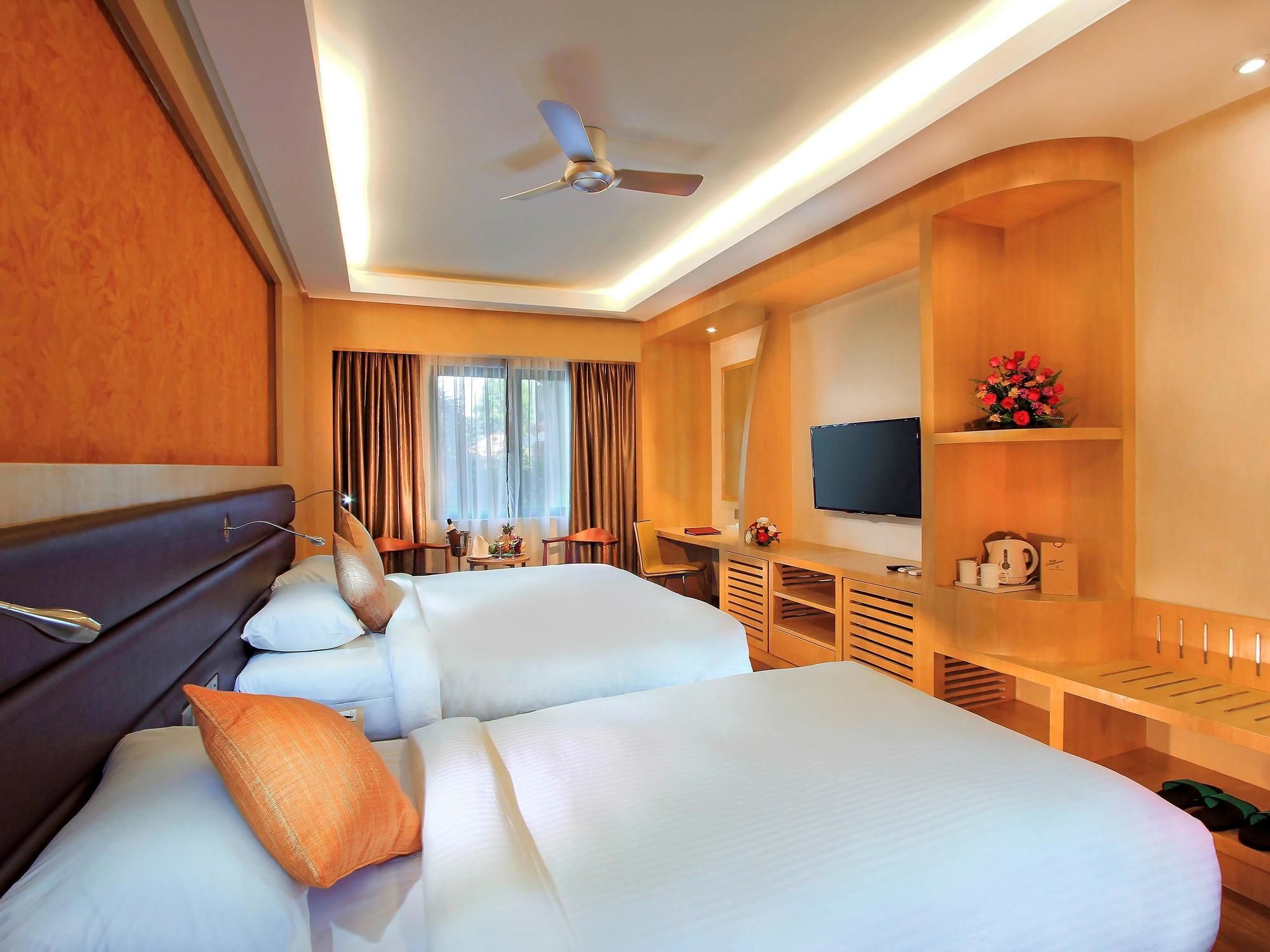 Mercure Yangon Kaba Aye Kültér fotó