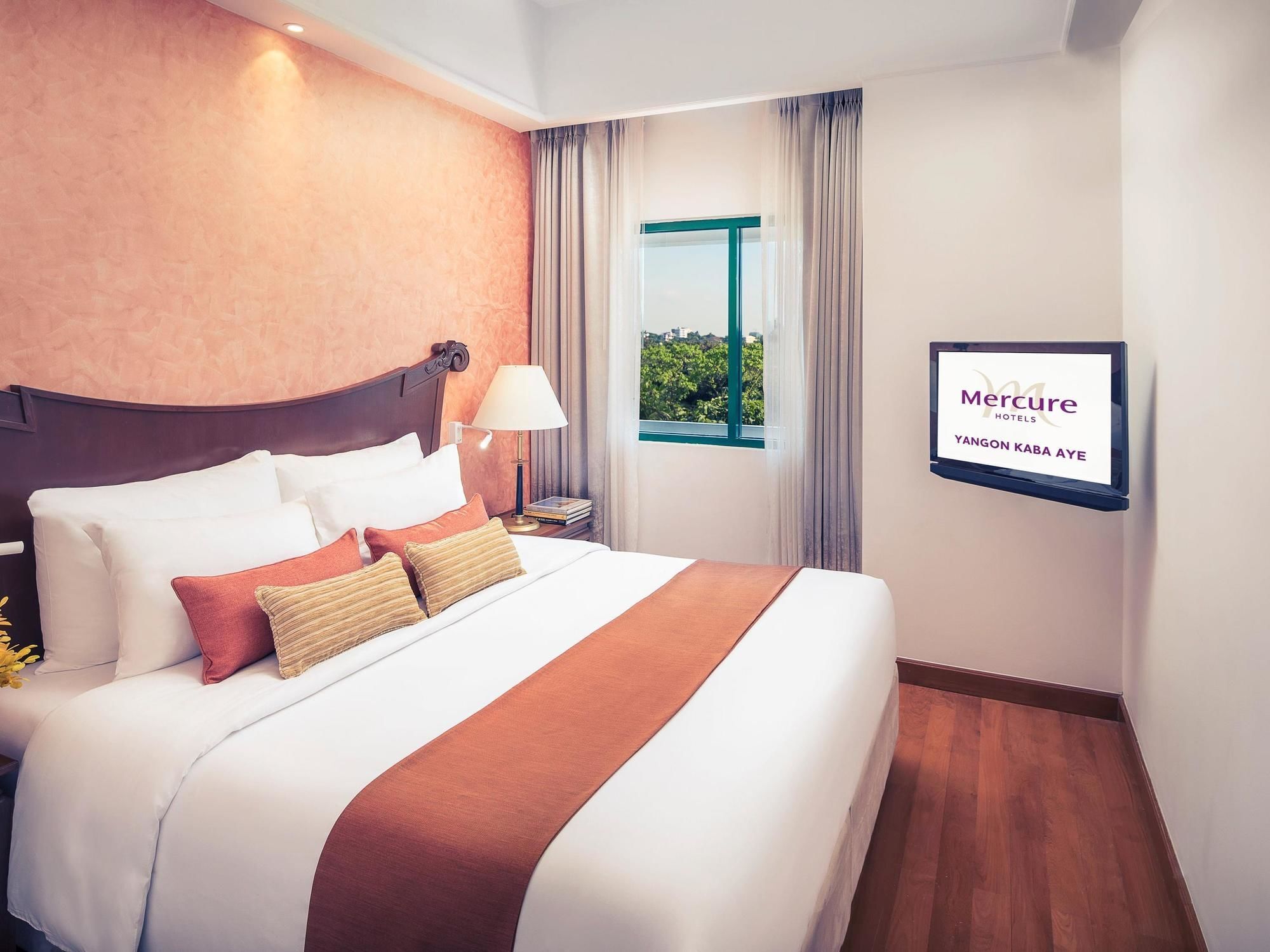 Mercure Yangon Kaba Aye Kültér fotó
